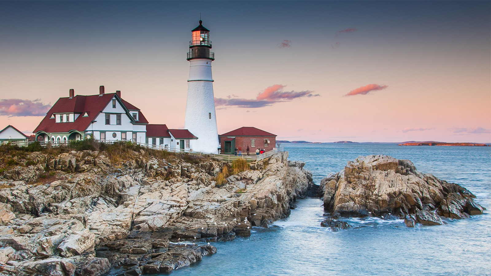 10 Best Lighthouses to Sleep in - SmarterTravel