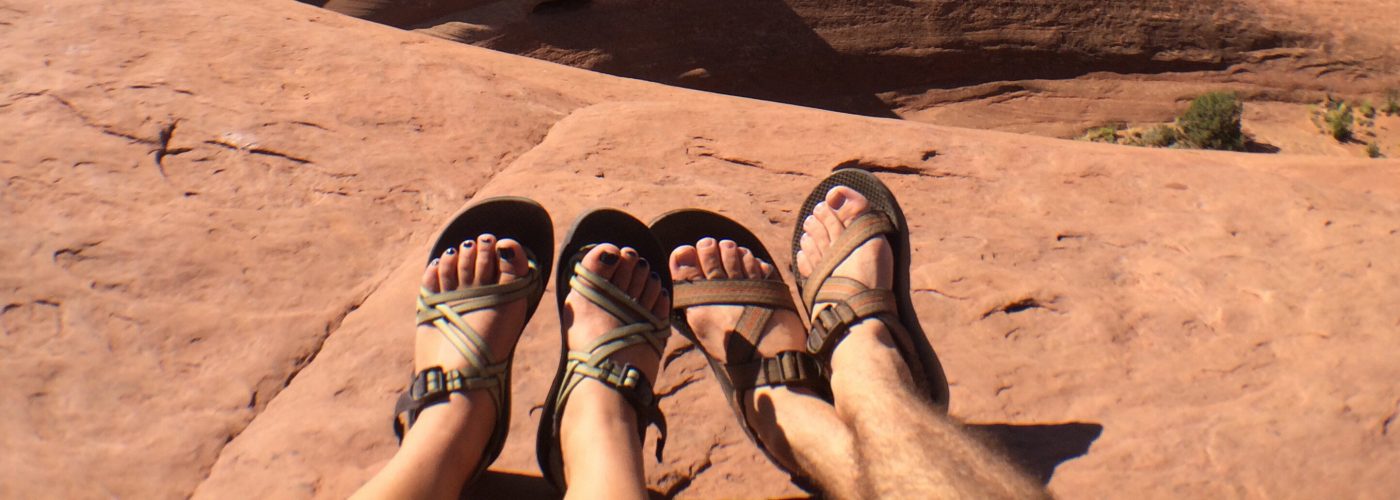 best walking flip flops for travel