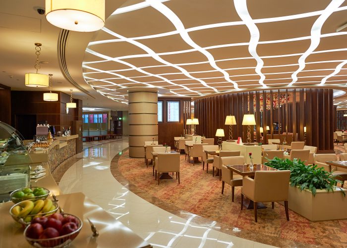 4 Easy Ways to Get Into the Airport Lounge