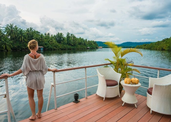 10 Gorgeous Floating Hotels to Add to Your Bucket List