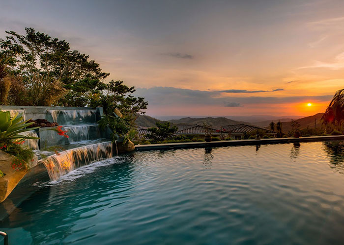 pool at the retreat costa rica