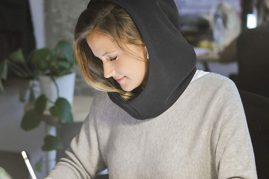 ostrich pillow hood woman.