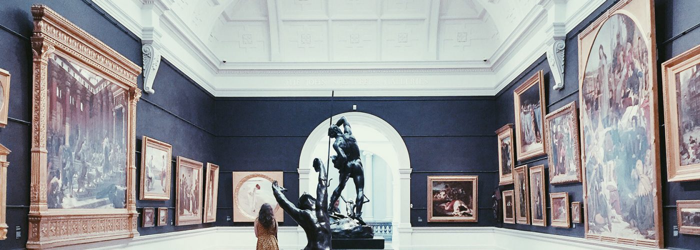 8 Things You Should Never Do In A Museum