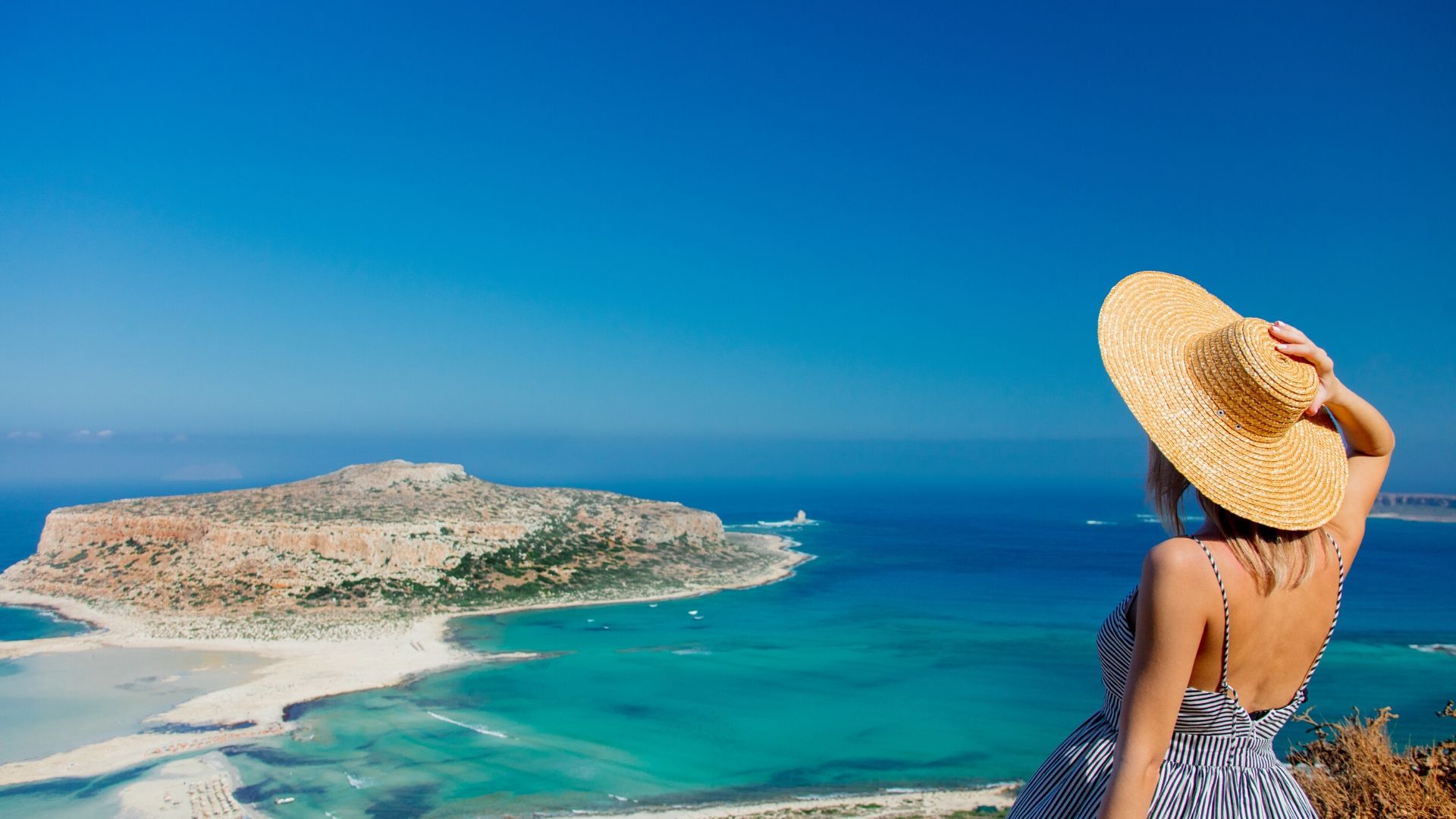 ▀ ▀ ▀▀▀▀▀  P L A Y A S  ▀▀▀▀▀ ▀ ▀ - Página 10 Girl_in_hat_on_Balos_Greece