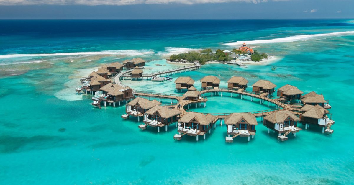 The Best Overwater Bungalows in the Caribbean | SmarterTravel