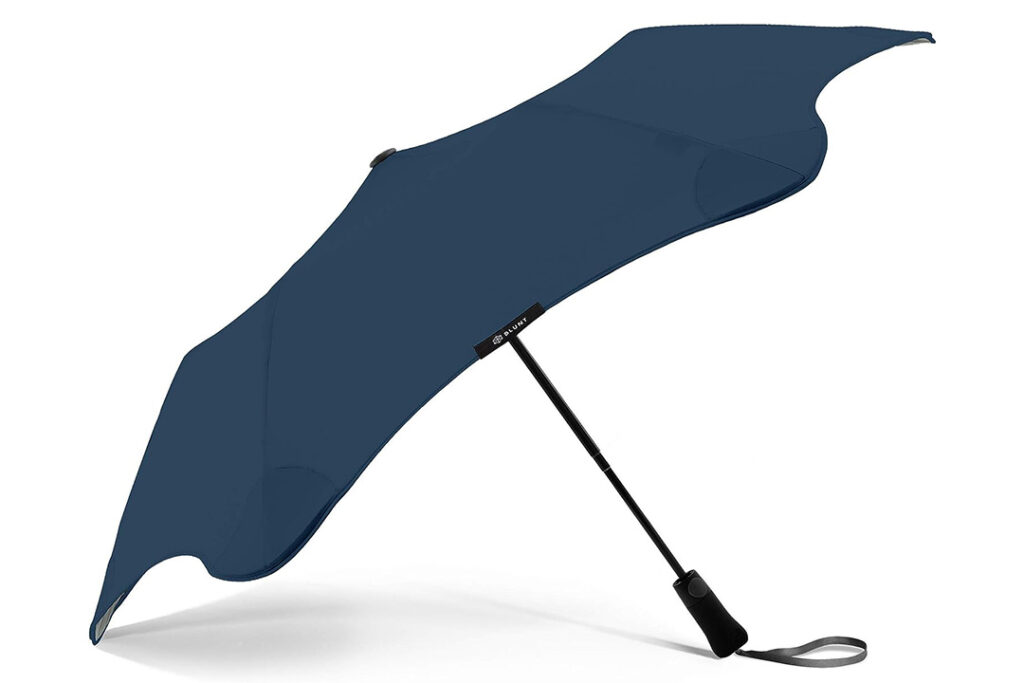 Blunt Metro Travel Umbrella in blue, best travel umbrella