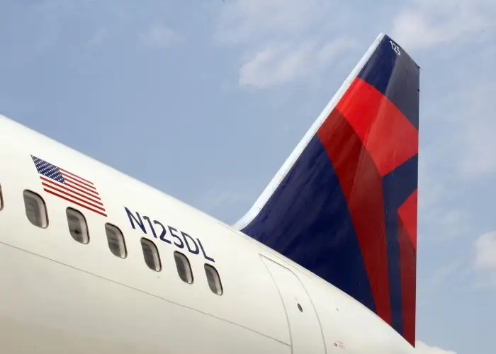 Delta Offers Free First Bag to SkyMiles Cardholders