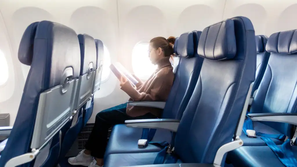 Here's How to Pick the Best Seat for Your Flight This Year - CNET